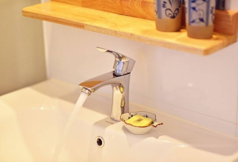 Номер Комфорт, Ease Hostel