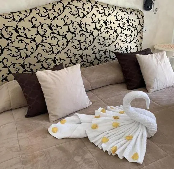 اتاق لوکس با بالکن و چشم‌انداز دریا, Nonno Francesco B&b