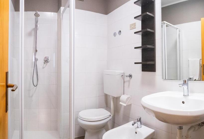 דירת חדר, Residence Viola