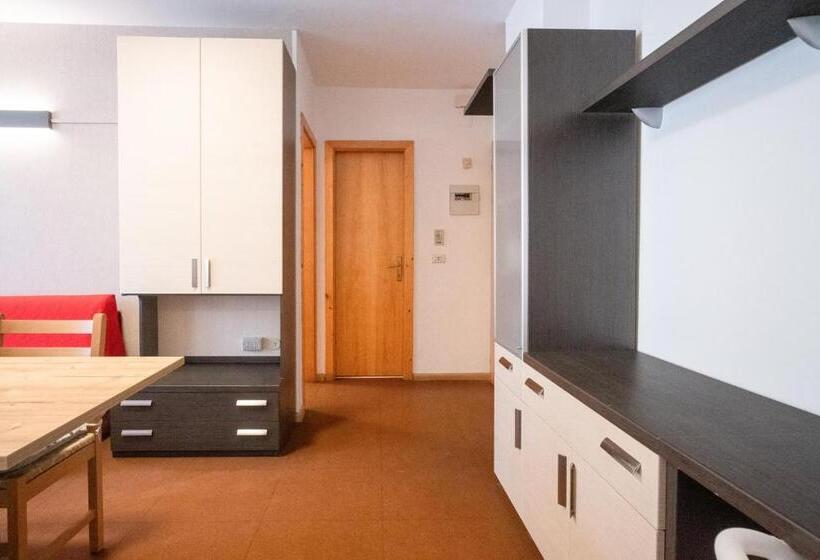 דירת חדר, Residence Viola