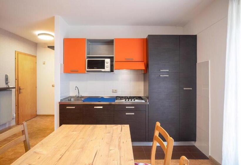 דירת חדר, Residence Viola