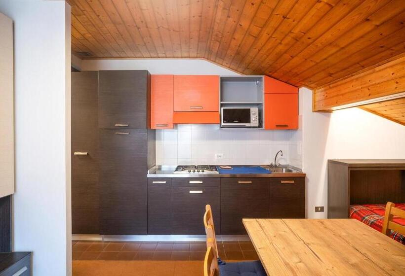 דירת חדר, Residence Viola