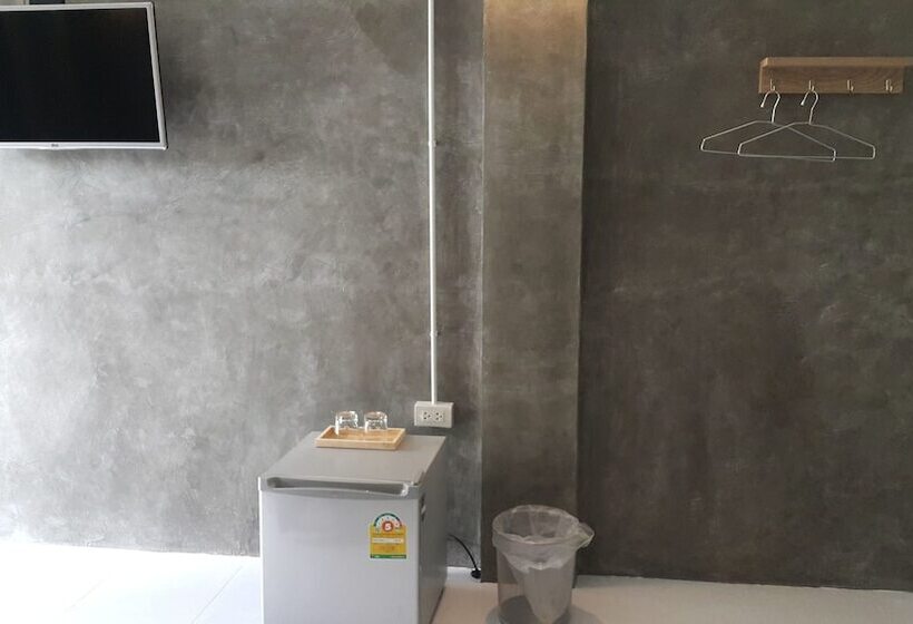 标准间, 4hearts Loft House