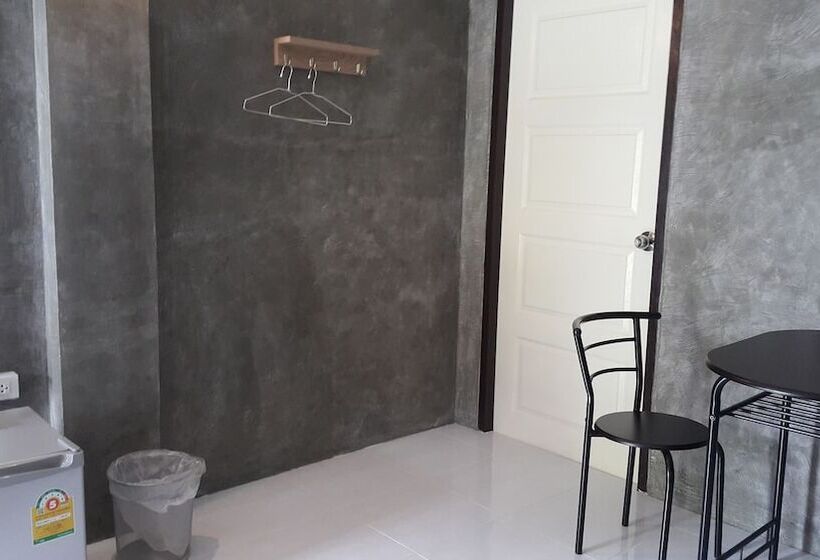 标准间, 4hearts Loft House