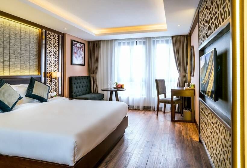 استودیو خانوادگی, Conifer Grand