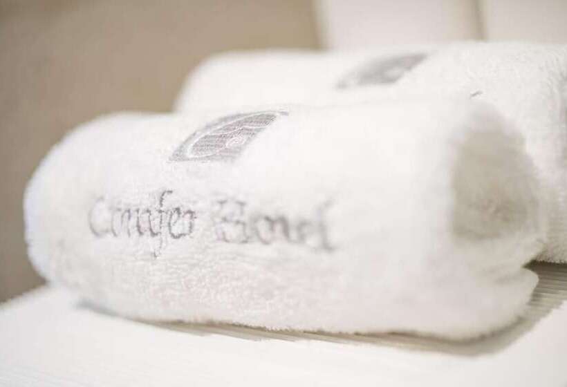 اتاق لوکس, Conifer Grand