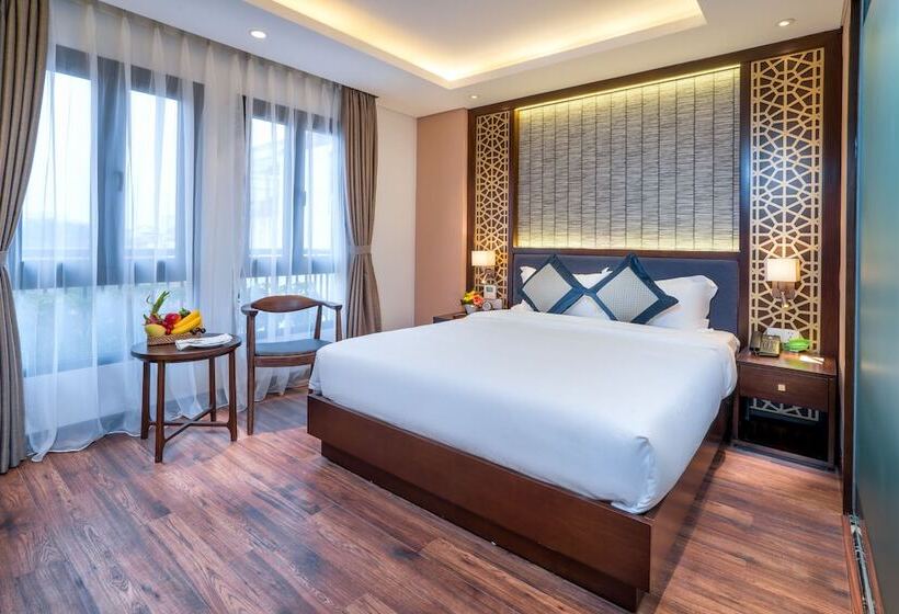 اتاق لوکس, Conifer Grand