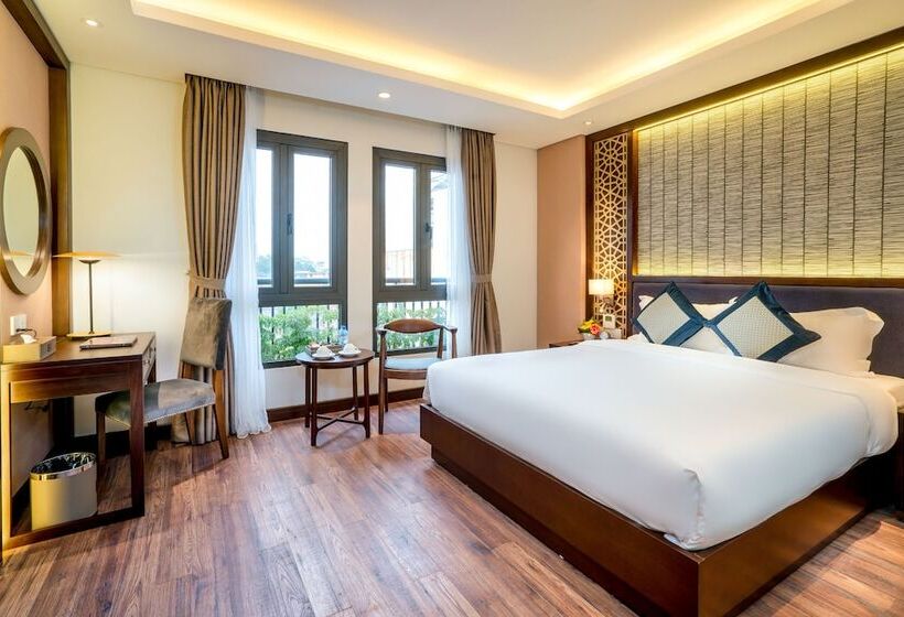 اتاق لوکس, Conifer Grand