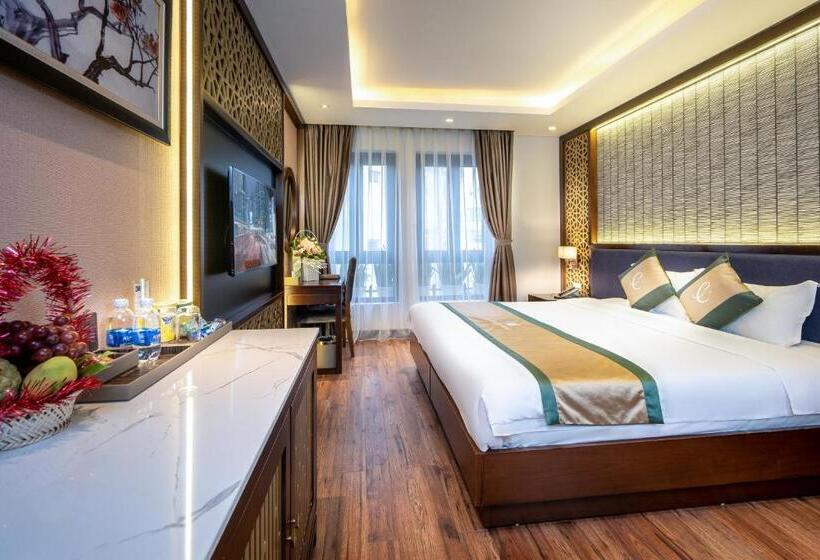 اتاق لوکس, Conifer Grand