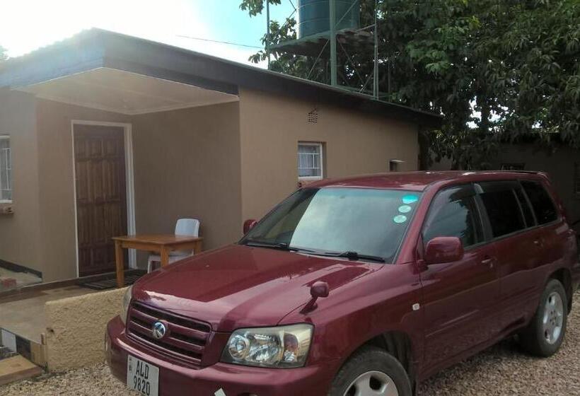 اتاق استاندارد, Furnished Self Catering Guest Wing