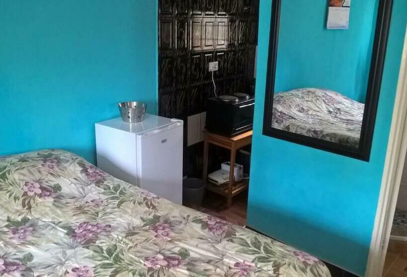 اتاق استاندارد, Furnished Self Catering Guest Wing