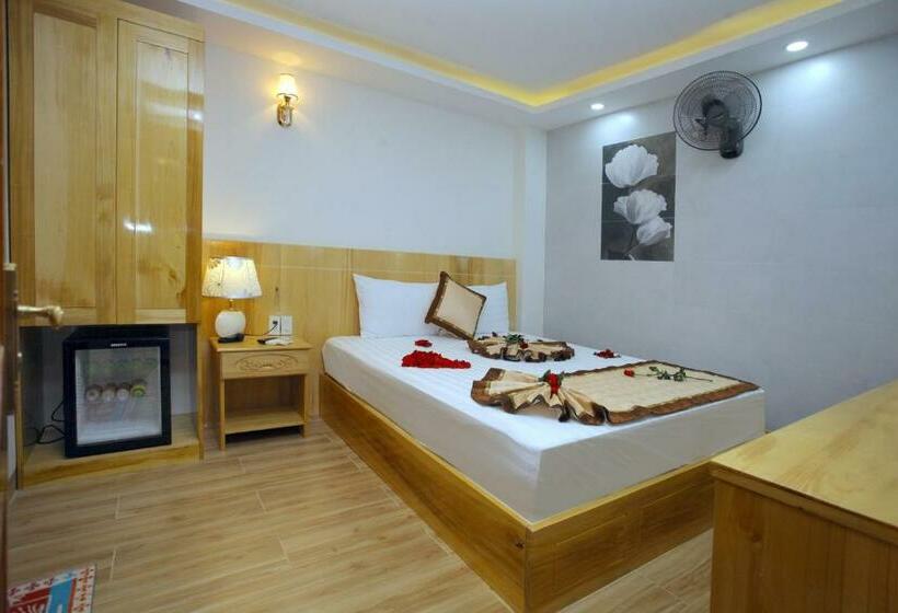 اتاق سوپریور, Hang Nga