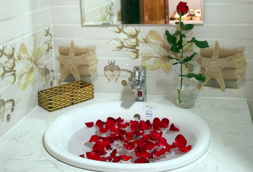 اتاق سوپریور, Hang Nga