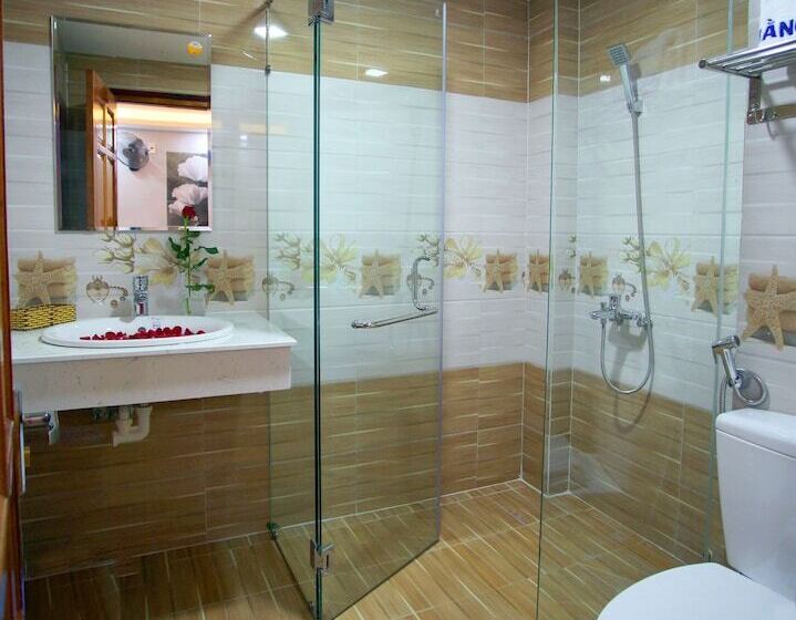 اتاق سوپریور, Hang Nga