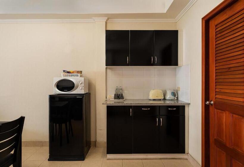 شقة غرفة واحدة, The Classroom