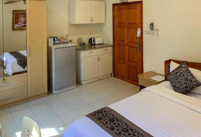 غرفة قياسية, The Classroom