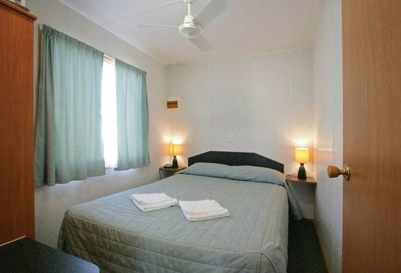 בקתה, All Seasons Houseboats