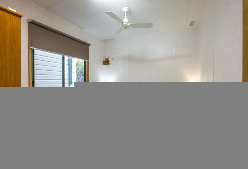 בקתה, All Seasons Houseboats