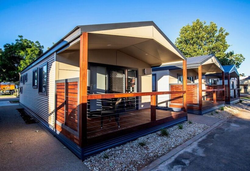 בקתה, All Seasons Houseboats