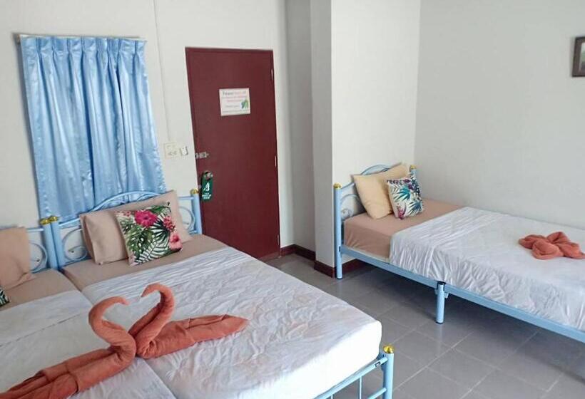 Háromágyas Standard Szoba, Jenny Hostel Huahin