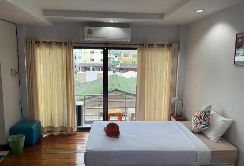 Négyágyas Standard Szoba, Jenny Hostel Huahin