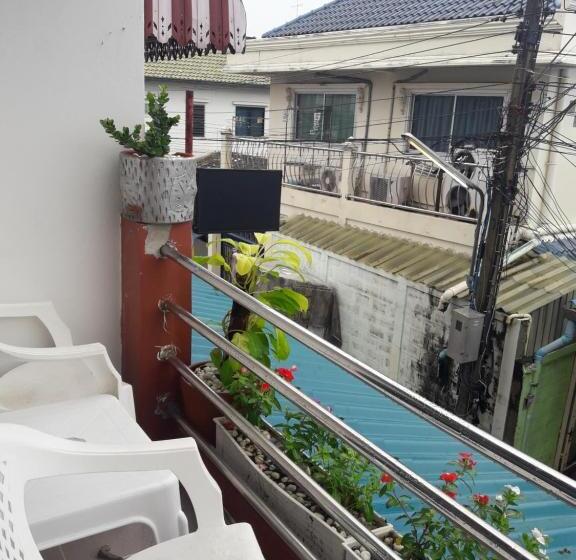 Négyágyas Standard Szoba, Jenny Hostel Huahin
