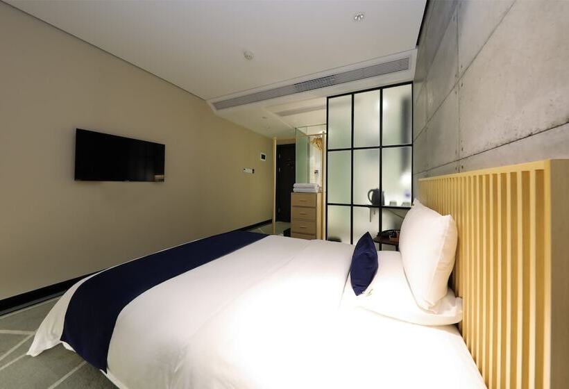 חדר סטנדרט, Arrivee