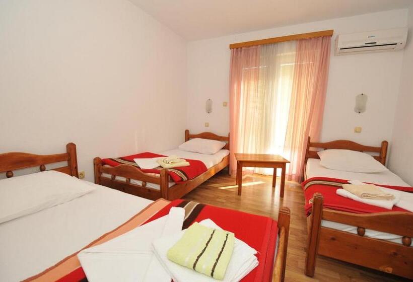 اتاق استاندارد سه تخته با بالکن, Pansion Glory