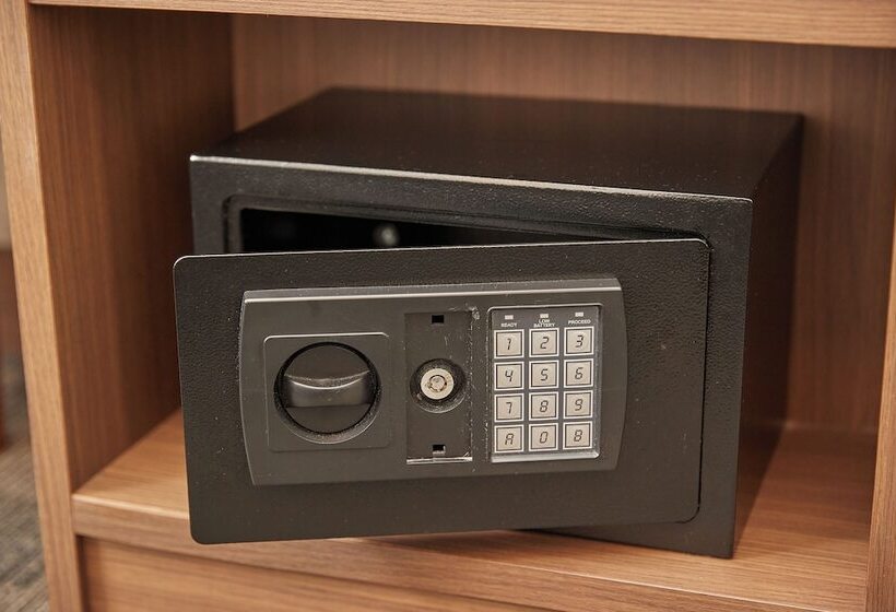 חדר דלוקס, Rj Hotel Naha