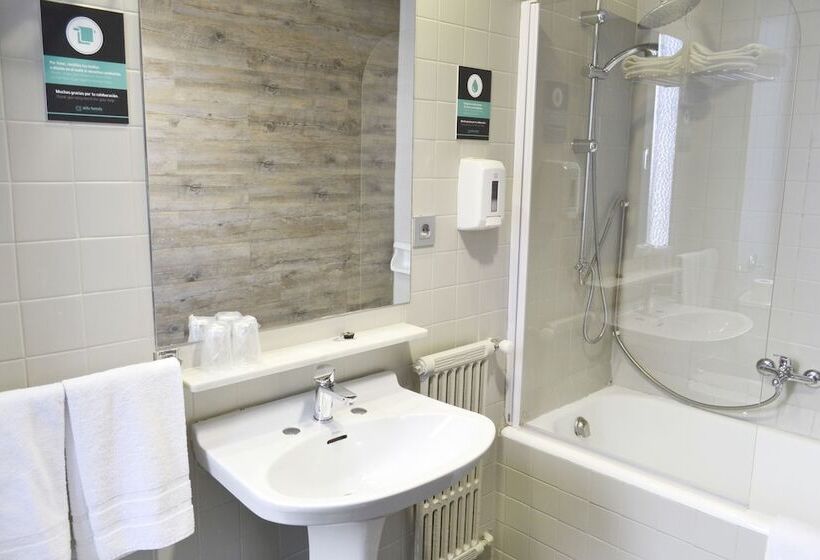 חדר סטנדרט עם מרפסת, Alda Centro Ponferrada