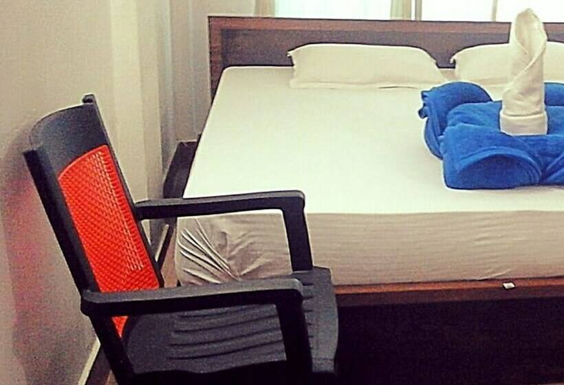 Standard Szoba, Greenwood