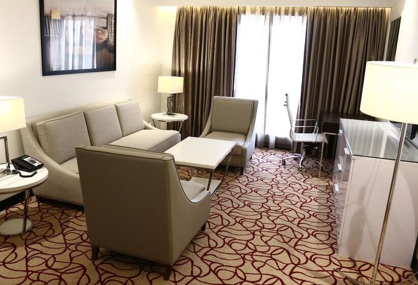 سوئیت 2 خوابه, Radisson Muscat Panorama