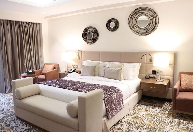 سوئیت 2 خوابه, Radisson Muscat Panorama