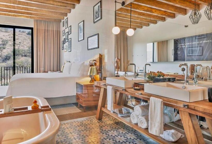 스탠다드 룸 킹사이즈 침대, Live Aqua San Miguel De Allende