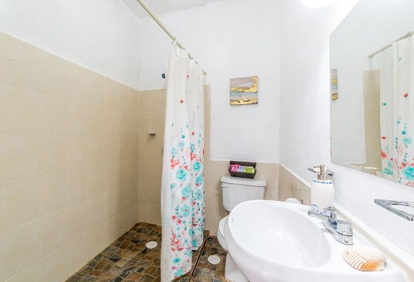 غرفة قياسية مزوَّدة بشُرفة, Mayan Villas