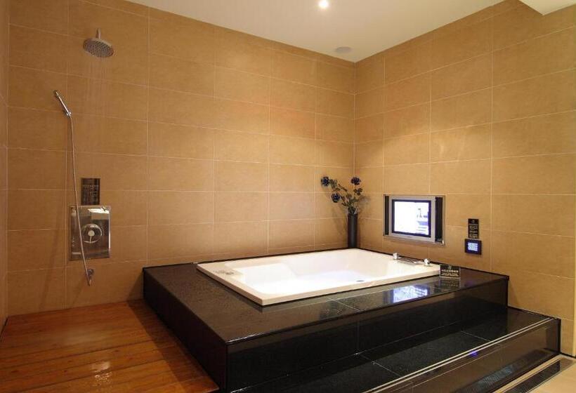 اتاق استاندارد چهار تخته, Belle Song Motel