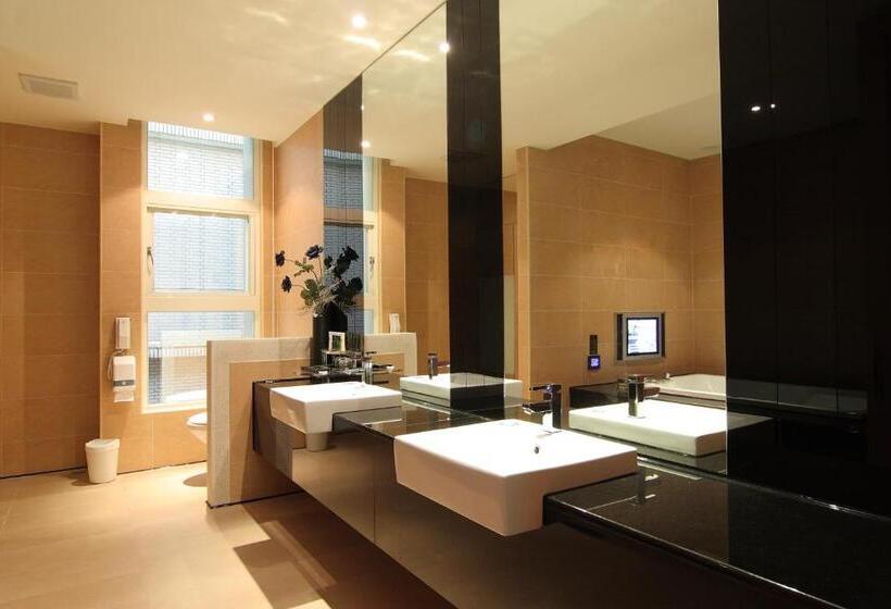 اتاق استاندارد چهار تخته, Belle Song Motel