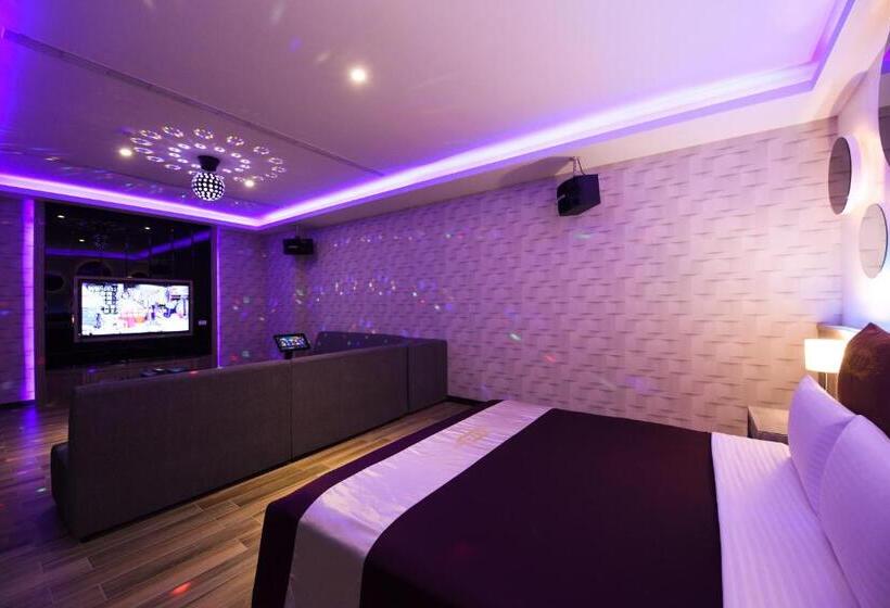 اتاق لوکس, Belle Song Motel