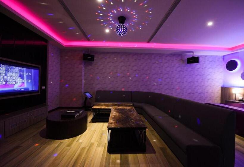 اتاق لوکس, Belle Song Motel