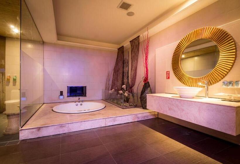 اتاق لوکس, Belle Song Motel