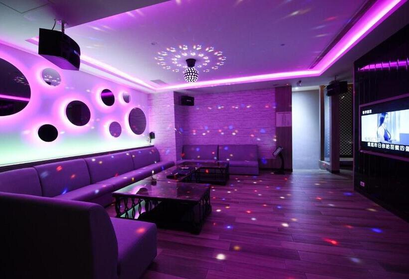 اتاق لوکس با تخت دو نفره بزرگ, Belle Song Motel