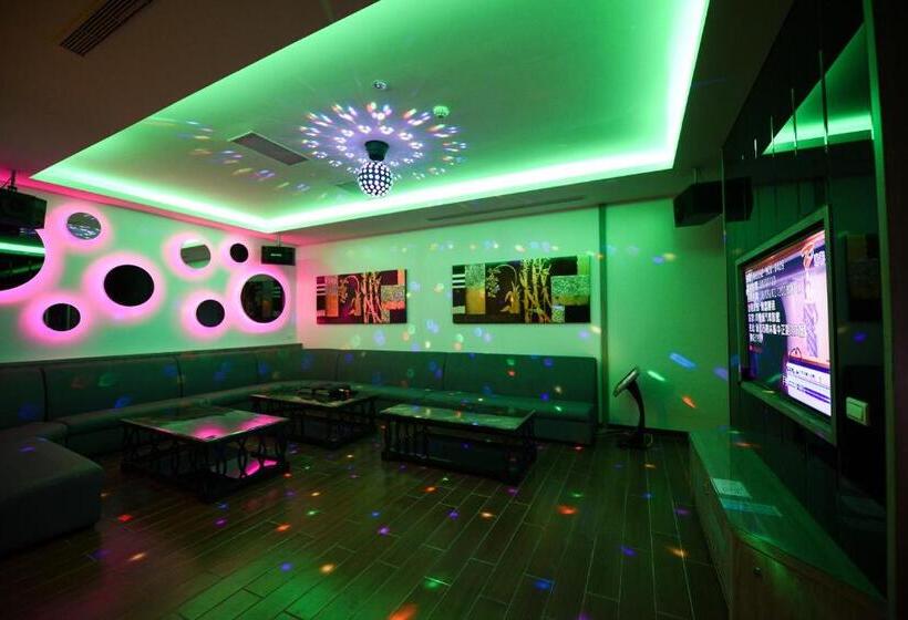 اتاق لوکس با تخت دو نفره بزرگ, Belle Song Motel