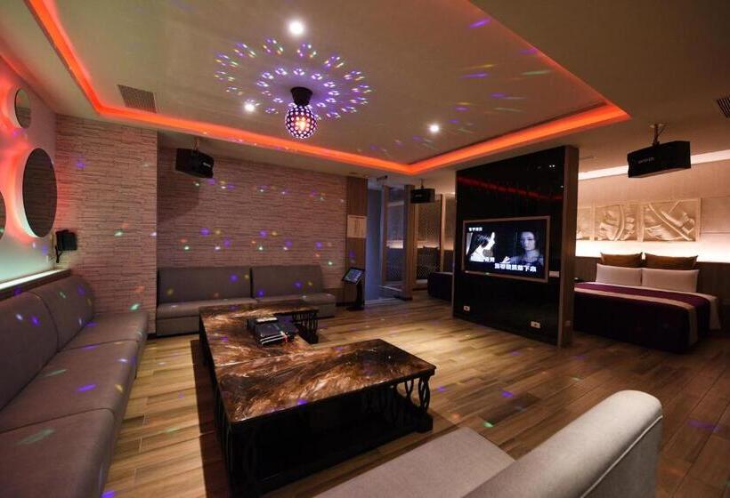 اتاق لوکس با تخت دو نفره بزرگ, Belle Song Motel