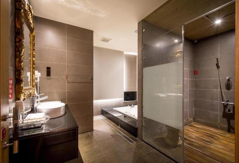 اتاق لوکس, Belle Song Motel