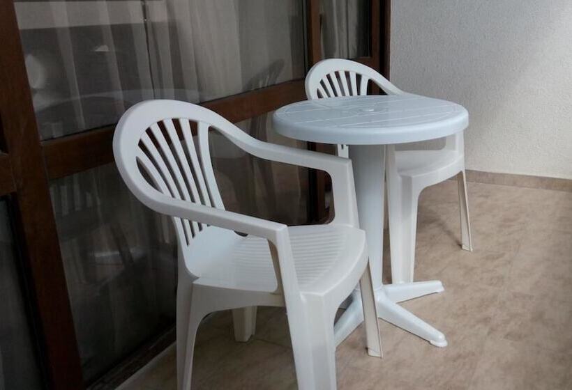 标准工作室, Apolonia Resort