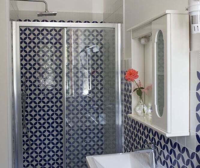 חדר סטנדרט לארבעה, B&b Il Cavaliere Tropea