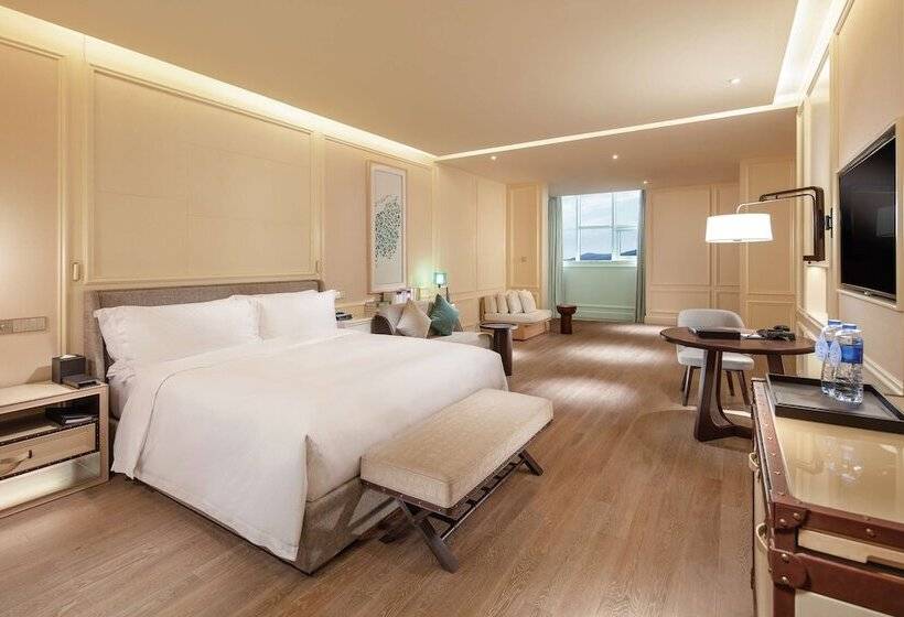 オーシャンビューのプレミアムルーム。, Hilton Dalian Golden Pebble Beach Resort