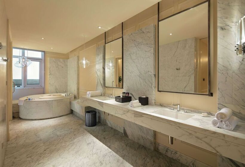 Президентский Люкс, Hilton Dalian Golden Pebble Beach Resort