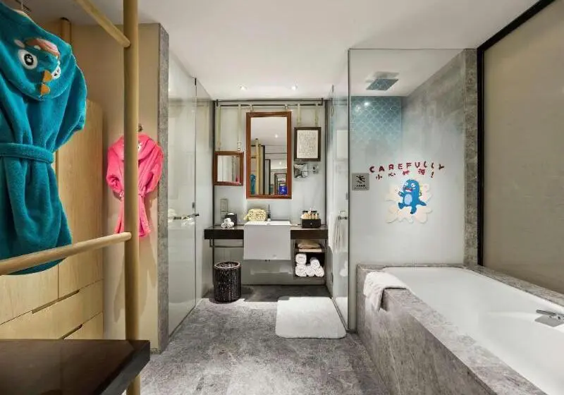 オーシャンビュースタンダードルームバルコニー付き, Hilton Dalian Golden Pebble Beach Resort