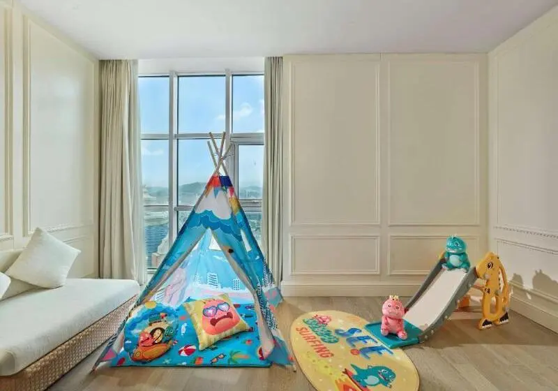 オーシャンビュースタンダードルームバルコニー付き, Hilton Dalian Golden Pebble Beach Resort
